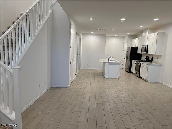 2nd image of 874 Cottonwood Hill Pl