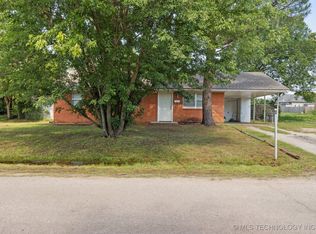 703 N Pennsylvania Ave, Shawnee, OK 74801