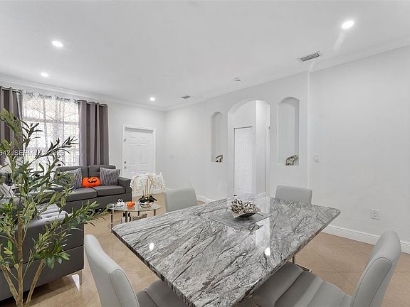 4th image of 17133 SW 137th Pl
