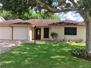 1209 Molina Ct, Angleton, TX 77515