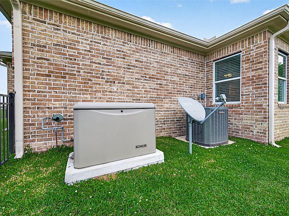 2nd image of 803 Lily Ln