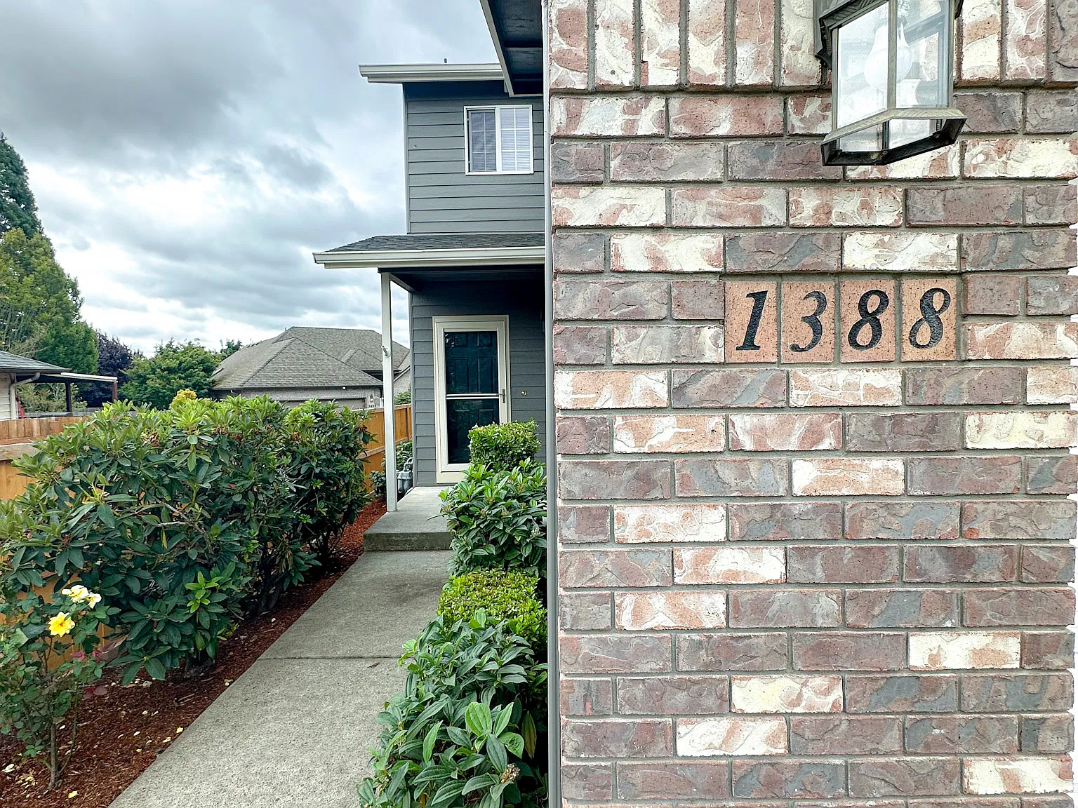 3 bed, 2.5 bath, 2050 sqft, $2,500 — Photo 2