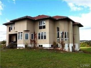 601 Cross View Ct, Breinigsville, PA 18031