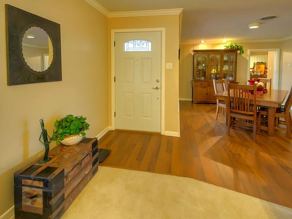 2nd image of 726 Reynolds Ave