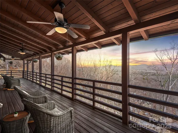 25 Crestwood Dr, Arden, NC 28704