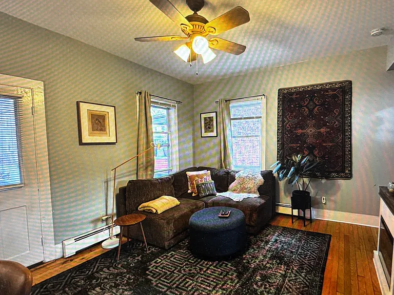 1224 East St #1B — Photo 4