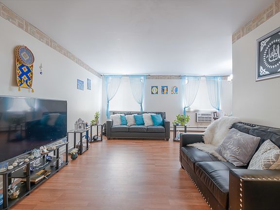 3rd image of 9725 S Karlov Ave APT 503