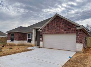 1501 Timber Oaks Dr, Brenham, TX 77833