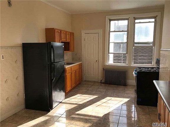3rd image of 654 Woodward Avenue # Fl 2nd