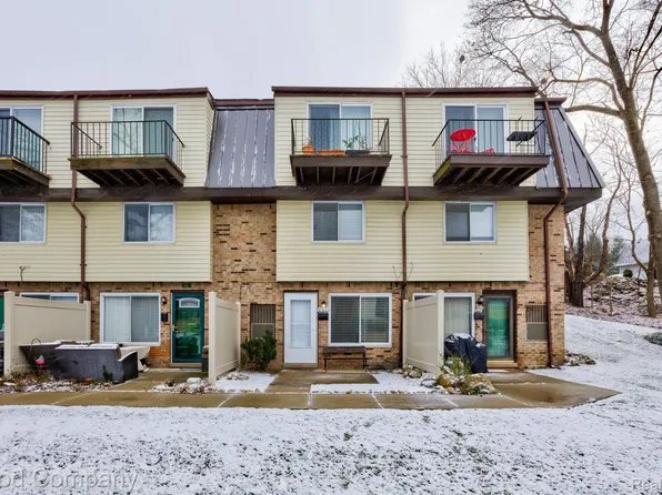 860 N Main St, Milford, MI 48381