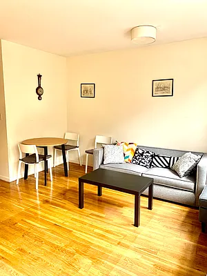 Rented by R New York | media 2