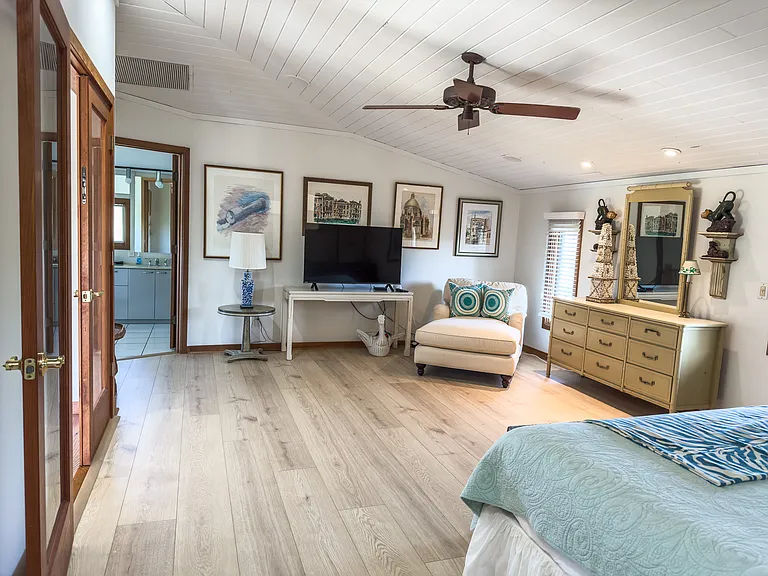 725 Conn Way — Photo 17