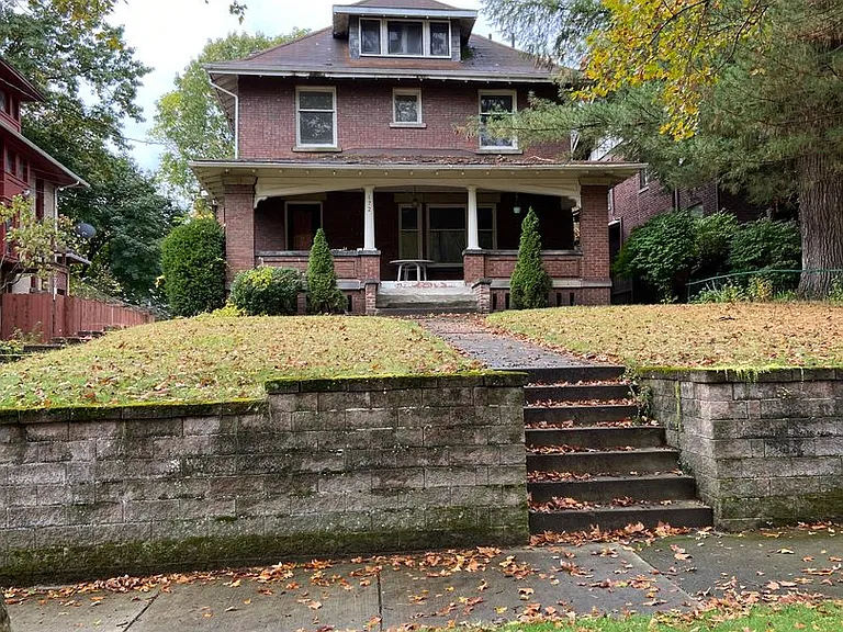 172 Oakdale Ave — Photo 1