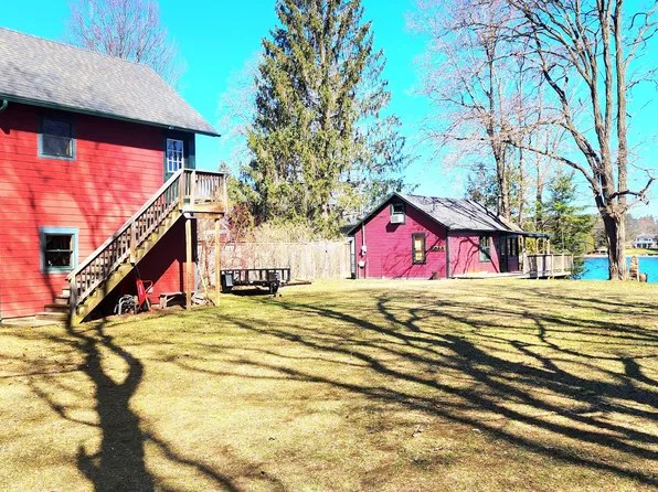 7948 Green St, Bellaire, MI 49615