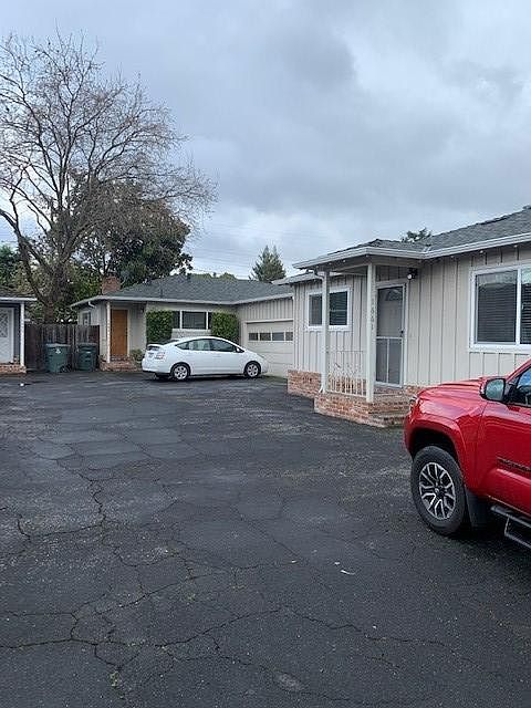 1st image of 1661 Palm Ave