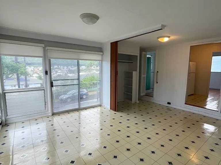 1911 10th Ave #A — Photo 2