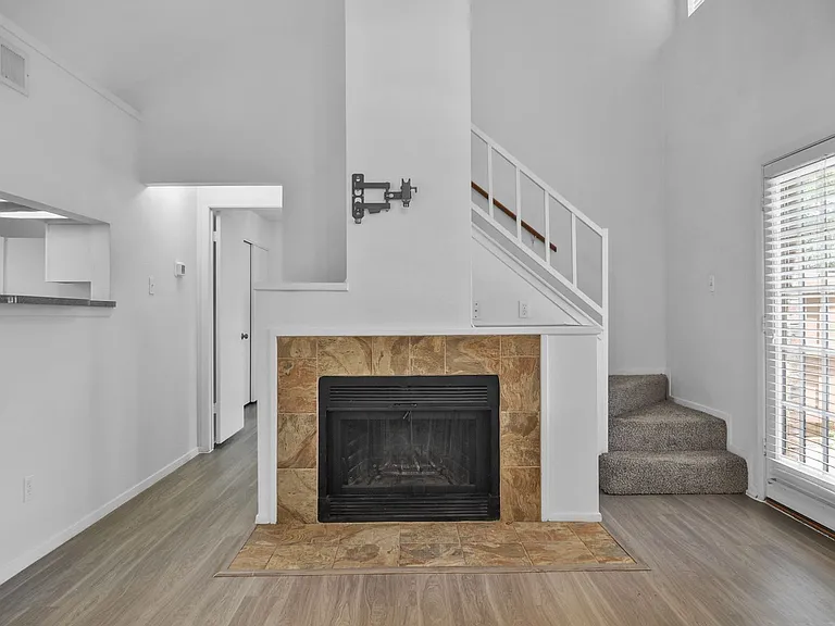 5720 Cedar Creek Dr — Photo 6