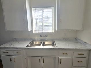 9800 San Carlos Ave #B, South Gate, CA 90280