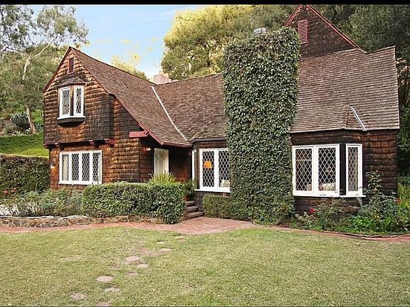 4th image of 1722 Benedict Canyon Dr