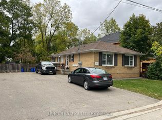 17 Academy Rd, Halton Hills, ON L7G 3N7