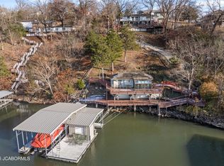 180 Borders Dr, Lake Ozark, MO 65049