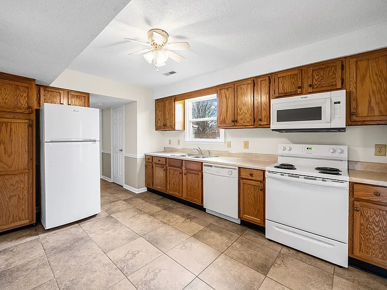 1128 Tobacco Rd — Photo 10
