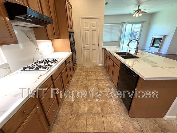 4th image of 8622 Neopolitan Way