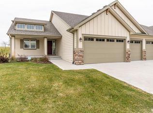 6229 Waterford Ct, Johnston, IA 50131