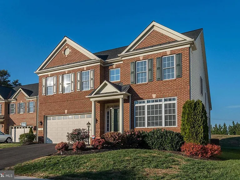 Chapel Ridge Ct — Photo 1