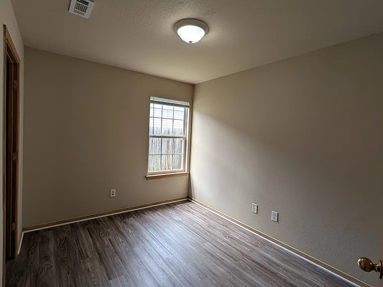 605 Cedar Brook Ct — Photo 7