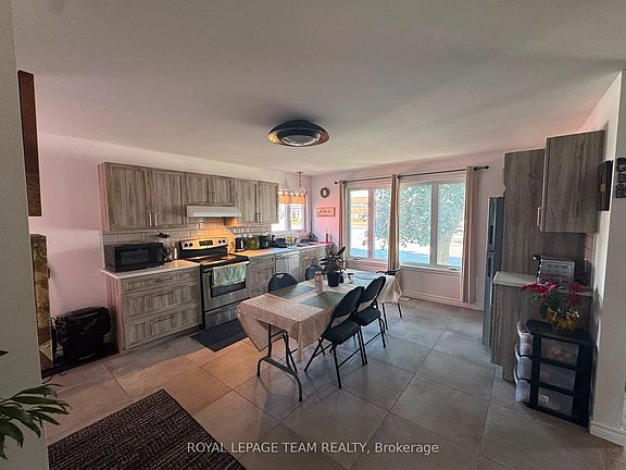2nd image of 334 Telegraph Rd