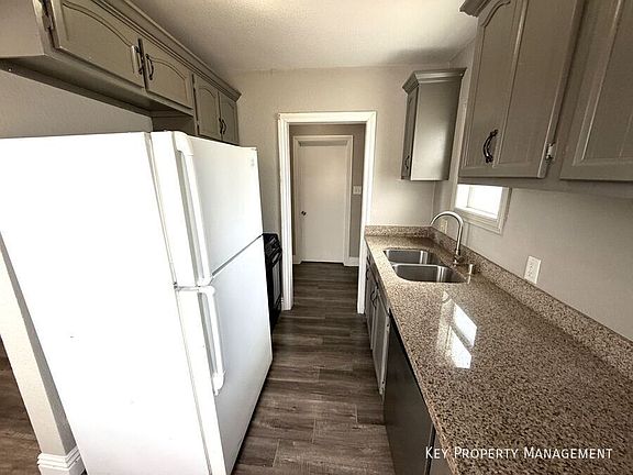 4th image of 5930 Dodd St #B