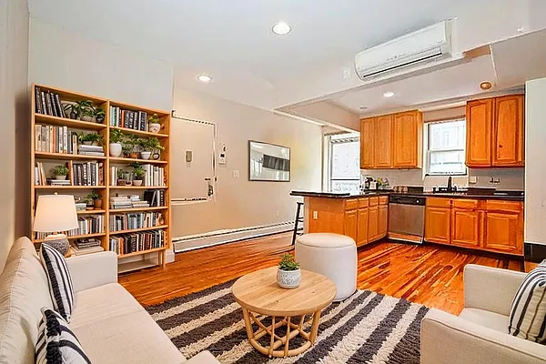 Rented by Jade Stone Real Estate Consulting | media 4