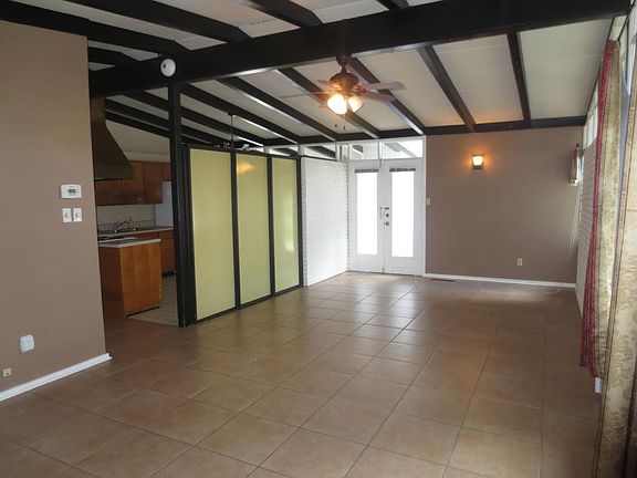 4th image of 197 Camelia St