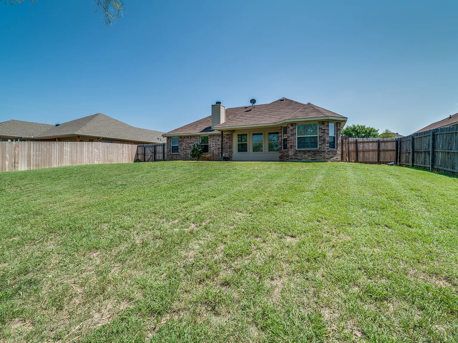 3 bed, 1429 sqft, $2,150 — Photo 4