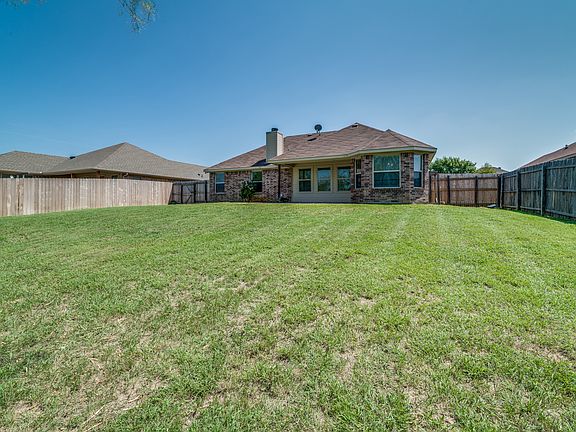 4th image of 108 Chambers Creek Cir