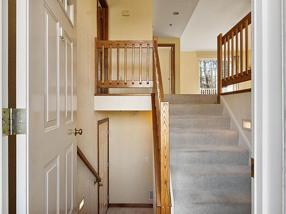 3rd image of 7 Edna Lane