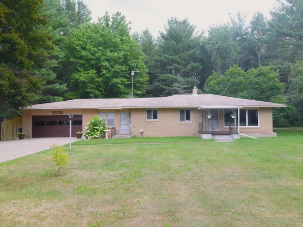 2538 N Daniels Rd, Sanford, MI 48657