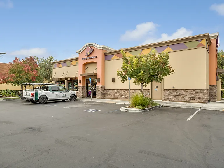 888 Golden Saratoga-Cupertino Apartment Homes — Photo 22