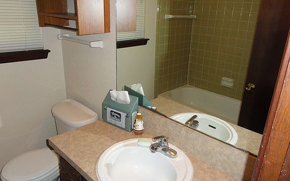 5th image of 715 Crestmoor Dr