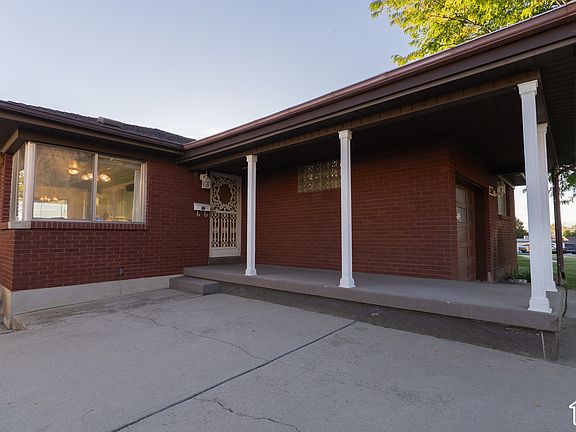 2nd image of 1265 Henderson Dr