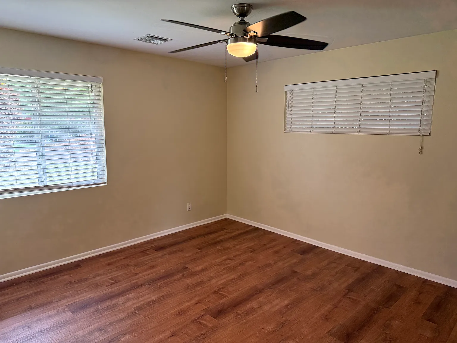 4320 E Catalina Dr — Photo 2