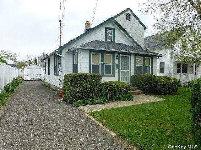 1st image of 3891 South St