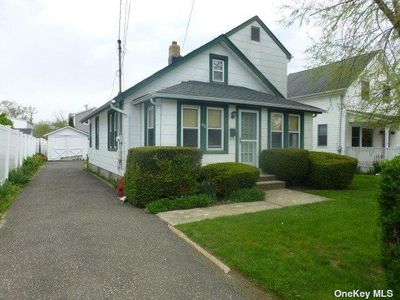 3891 South St, Seaford, NY, 11783