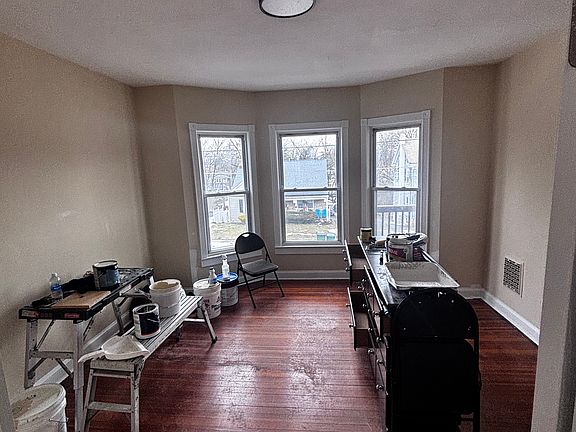 3rd image of 10 Streit Ave Floor 2