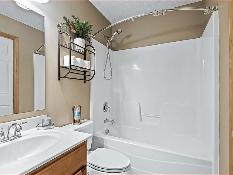 12450 Flanders Ct NE #C — Photo 7