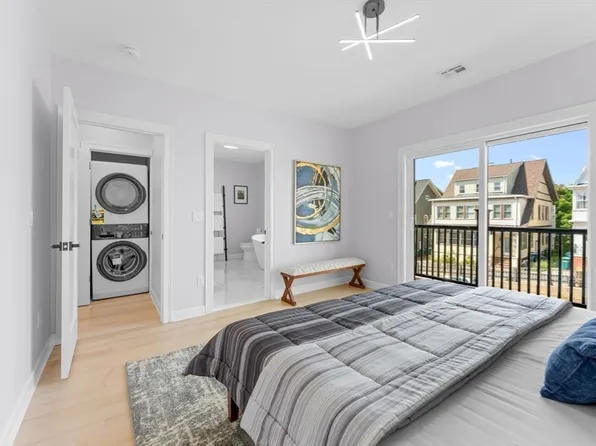 446 Broadway #2, Somerville, MA 02145