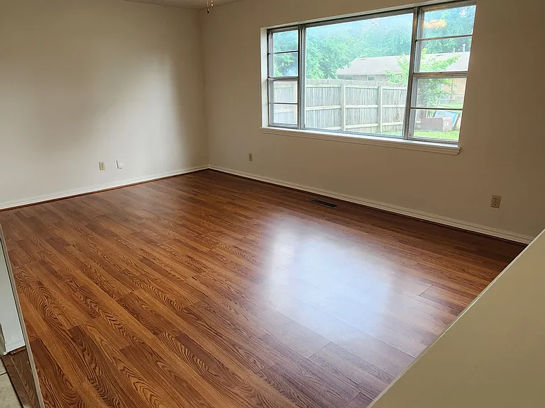 1117 Williams Ct — Photo 5