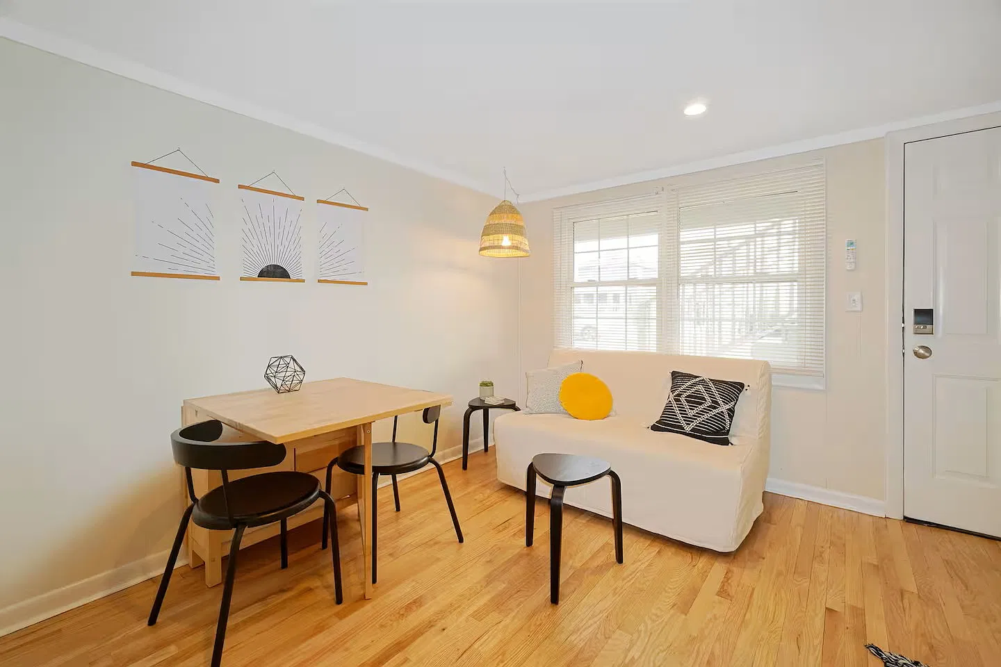 1 bed, 265 sqft, $1,600 — Photo 3