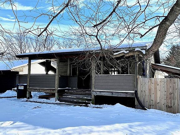 2nd image of 320 15th Avenue W